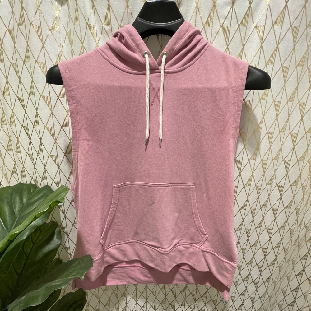 Sleeveless hoodie